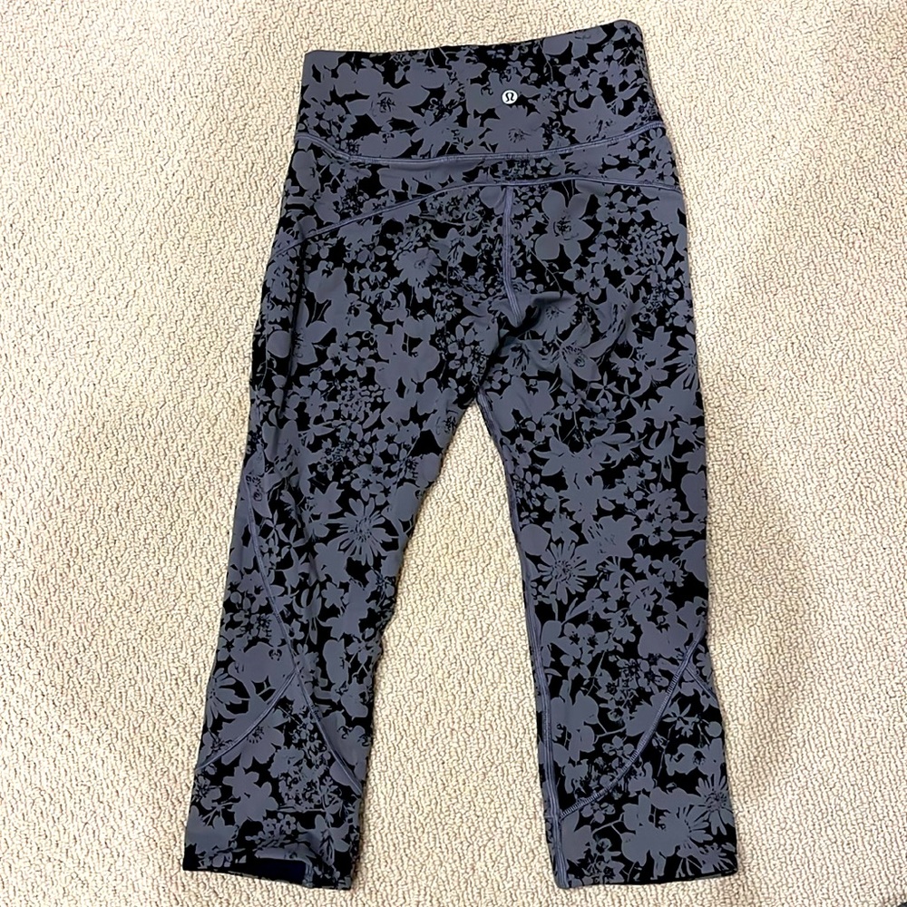Lululemon size 4 leggings